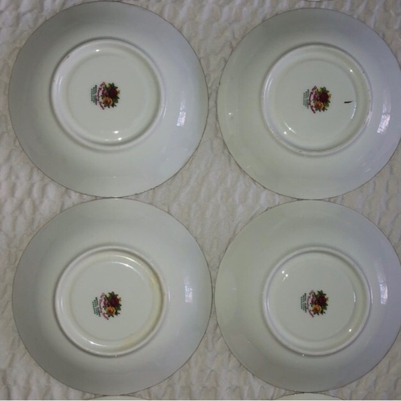 Royal Albert 4 Teacup’s with 4 Saucers - Old Country Roses - Picture 7 of 11